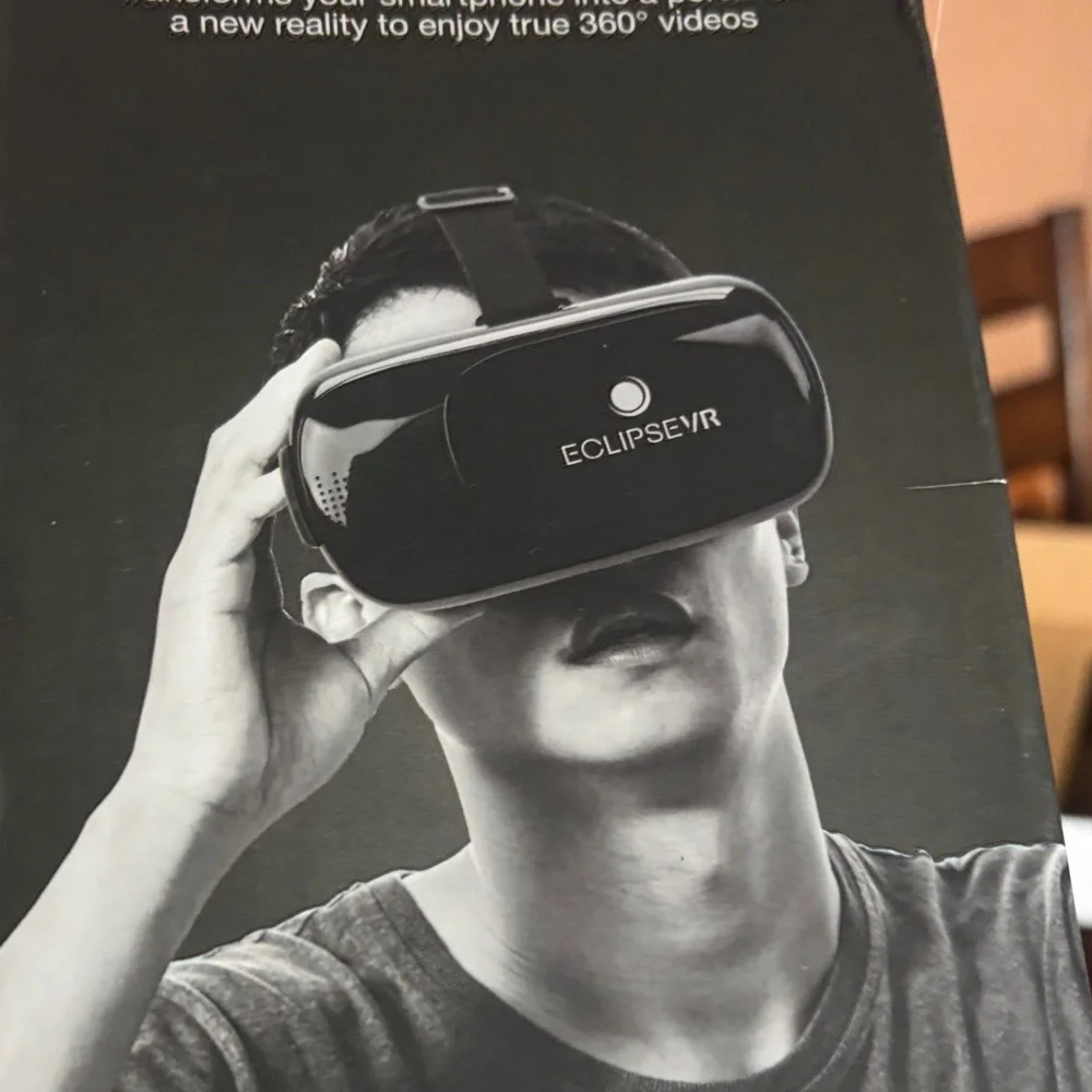 VirtuScape Virtual Reality Headset ~ Transforms Smartphone into 3D Cinema- NIB
